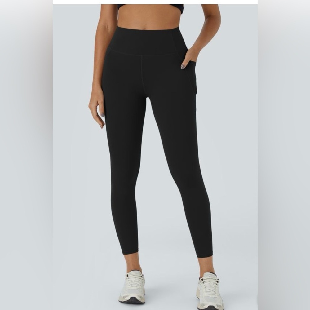 Halara UltraSculpt High Waisted Tummy Control Pocket Shaping Training Leggings